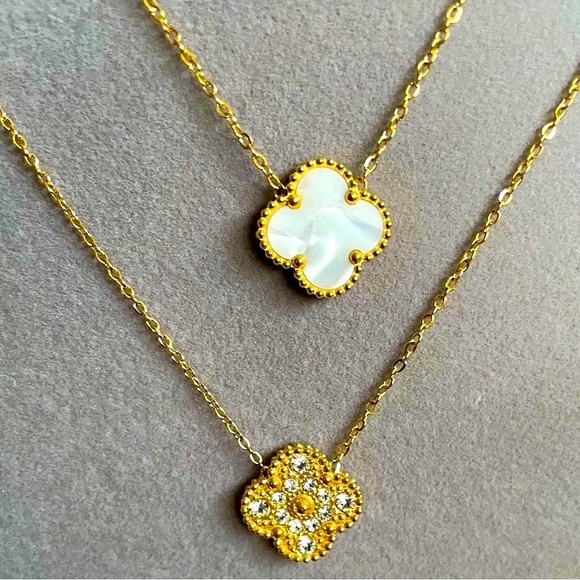 Beautiful Stainless Steel Gold Tone Clover Necklace, NWOT! - Picture 4 of 5